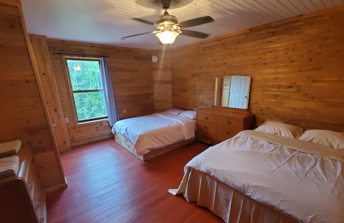 Tobermory Cottage | Bruce's Lodge West, Tobermory ON