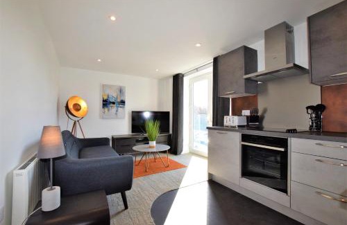 Bristol Apartment | Brunel Loft Apartments - YA