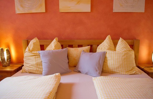 Eichstetten am Kaiserstuhl Apartment | Brunnenhof garden view