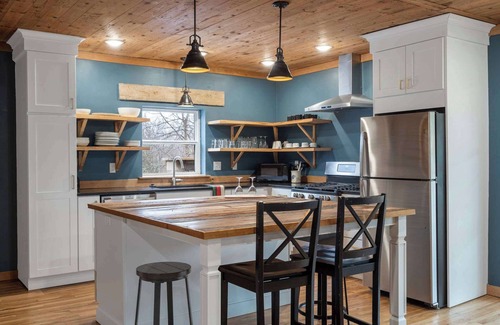 Little Flock House | Brush Creek Cottage, 10 Minutes to Bentonville