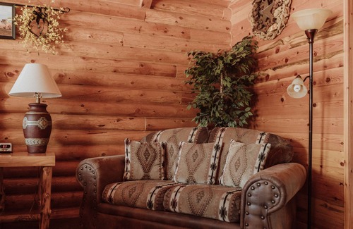 Tropic Cabin | Bryce Canyon Log Cabins