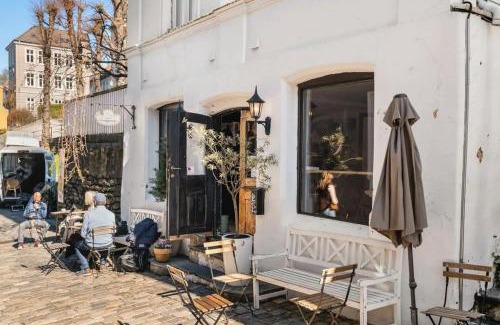 Bergen City Centre Apartment | Bryggen Hideaway I Lux Feeling & Private Patio