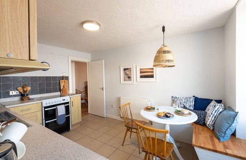 Rhosneigr Apartment | Bryn Awel Bach: 2-Bed Apartment in Central Rhosneigr | Managed by Anglesey Holiday Lettings