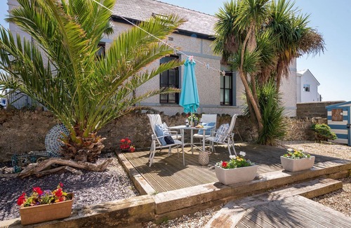Rhosneigr Apartment | Bryn Awel Bach: 2-Bed Apartment in Central Rhosneigr | Managed by Anglesey Holiday Lettings