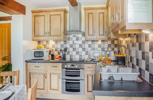 Moelfre Cottage | Bryn Awelon Bach - UK44123