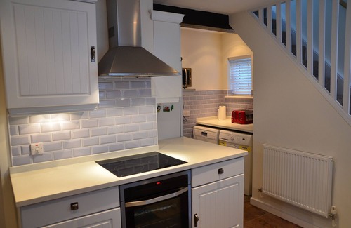 Beaumaris Cottage | Bryn Celyn Cottage - near Beaumaris Sleeps 6