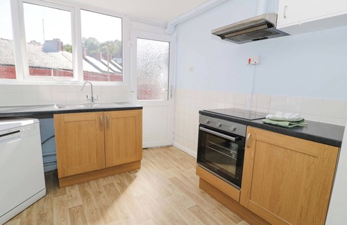 Conwy Cottage | BRYN HYFRYD, pet friendly, with a garden in Conwy
