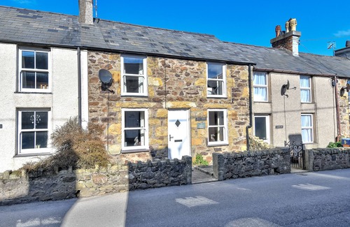 Llanbedrog House | Bryn Tirion - Three Bedroom House, Sleeps 5
