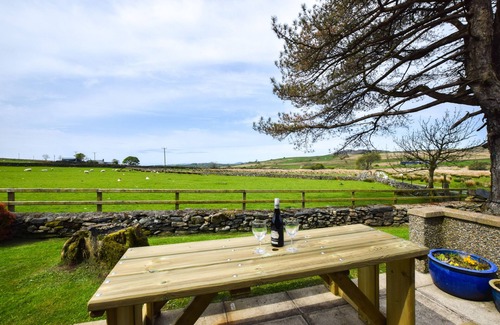 Garndolbenmaen House | Bryn Ystrad Llyn - Four Bedroom House, Sleeps 8