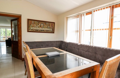 Aberystwyth Cottage | BRYNHYFRYD, pet friendly, with pool in Aberystwyth