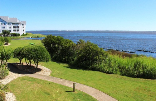 Manteo Condo | Buccaneer Village 1014 - Sound Front Escape