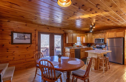 West Jefferson House | Buck Ridge - Mtn views, hot tub, perfect location!