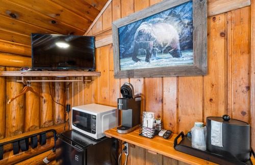 West Yellowstone Cabin | Bucking Moose Moose Cabin (#14)