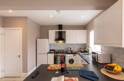 Morecambe Apartment | Buckingham House - Spacious 3-Bedroom