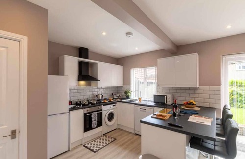 Morecambe Apartment | Buckingham House - Spacious 3-Bedroom
