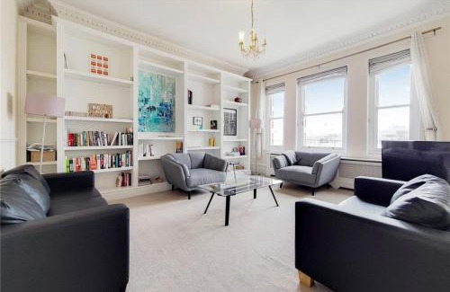 Westminster Apartment | Buckingham Palace 4br Family Stay & Cathedral View
