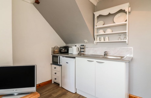 Watchet Cottage | BUCKLAND FARM STUDIO, pet friendly, with a garden in Watchet