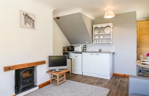 Watchet Cottage | BUCKLAND FARM STUDIO, pet friendly, with a garden in Watchet
