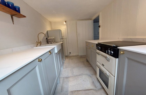 Bucks Mills Cottage | Bucks Mills, Devon coastal retreat 500m from dog-friendly beach & woodland walks