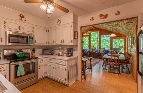 Todd Cabin | Bucky's Hideaway - Private river retreat with hot tub!
