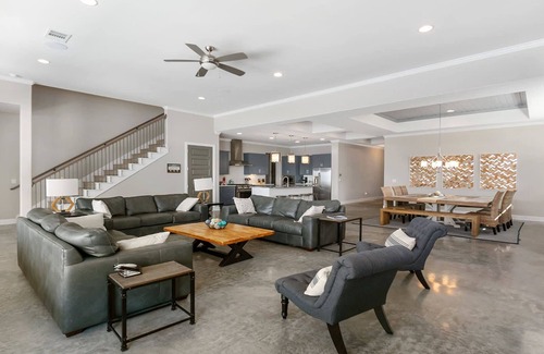 Kingsland House | Bud Bliss Retreat | Luxury Waterfront Home | Pool | Concierge Services