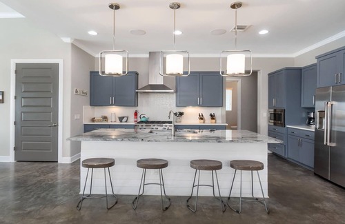 Kingsland House | Bud Bliss Retreat | Luxury Waterfront Home | Pool | Concierge Services