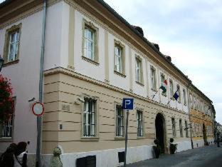 Var Hotel | Buda Castle Hotel Budapest
