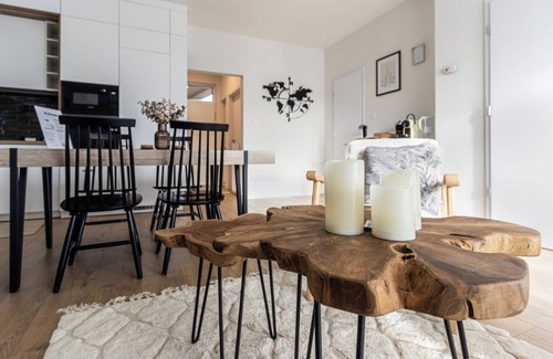 Vizivaros Apartment | Buda Side Charming 2-bedroom apartment with WiFi, AC in lovely Budapest