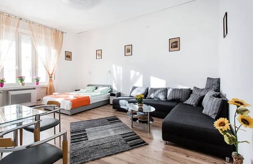 Csarnok negyed Apartment | Budapest center lifestyle with free parkingn