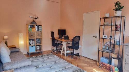 Erzsebetvaros Apartment | Budapest CityPark Getaway Quiet Historic Flat & Free Parking