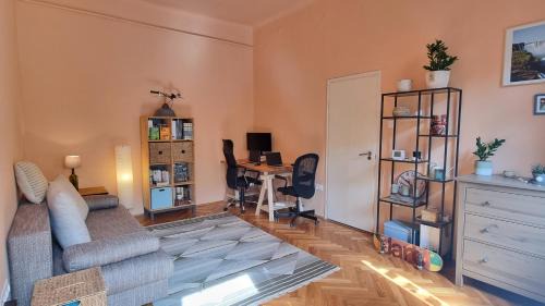 Erzsebetvaros Apartment | Budapest CityPark Getaway Quiet Historic Flat & Free Parking