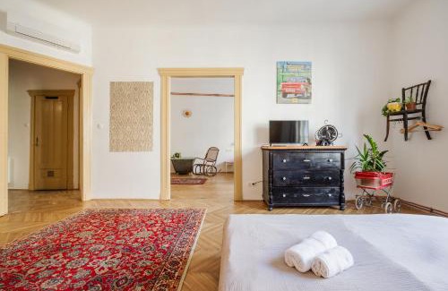 Corvin negyed Apartment | BudapeStayz - Baross Apartments