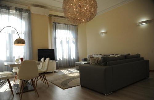 Belvaros - Lipotvaros Apartment | BudapestEasyFlat Basilica Lux