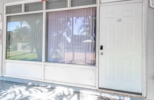 Oakland Park Apartment | Budget-Conscious w/Style near Ft Lauderdale Beach