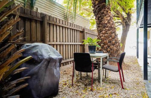 Melbourne Apartment | Budget Friendly Beachside St Kilda West Studio