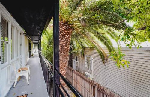 Melbourne Apartment | Budget Friendly Beachside St Kilda West Studio