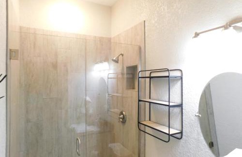 Gulf Shores House | Budget Friendly Condo within Walking Distance to the Beach!