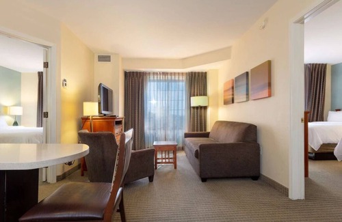 Anaheim Resort Resort | Budget-Friendly Getaway! 2 Modern Units, Pet-Friendly, with Free Breakfast
