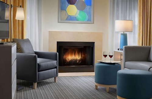 Newark Resort | Budget-Friendly Getaway! 2 Modern Units, Pet-Friendly, with Free Breakfast