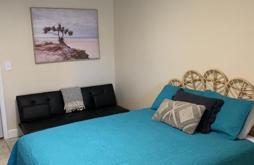 Gulf Shores House | Budget friendly studio condo! Heart of Gulf Shores across from the Hangout!