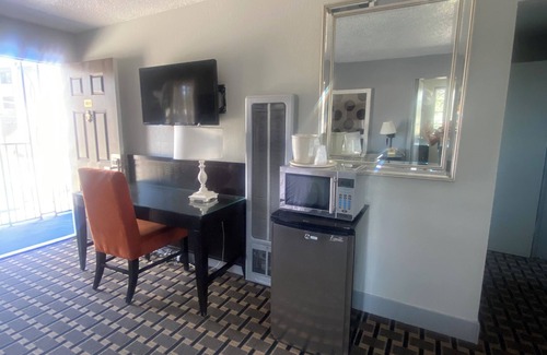 Lakeside Park Hotel | Budget INN At The Heavenly Gondola