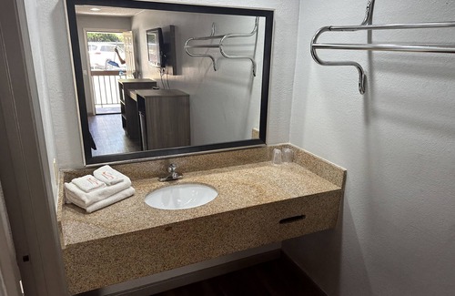 Columbia Hotel | Budget Inn Express