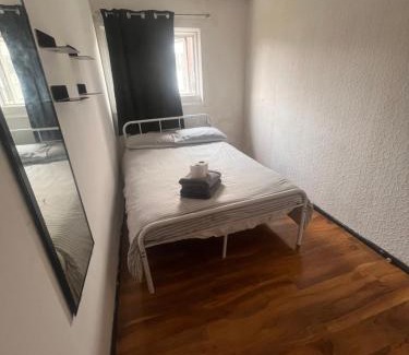 Crofton Park House | Budget Rooms & Beds in London