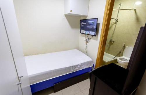 Dubai Apartment | Budget Rooms With Private Bathroom for 'girls' only in Dubai, Marina