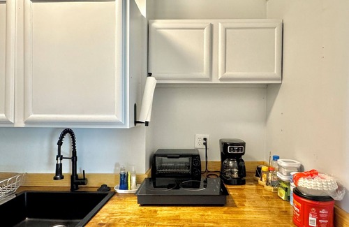 Central Oklahoma City Apartment | Budget Studio | $1500/month | Kitchenette + Queen Bed #37A