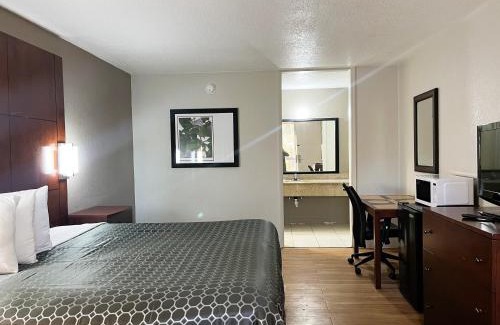 Phenix City Bed & Breakfast | Budgetel Inn - Phenix City