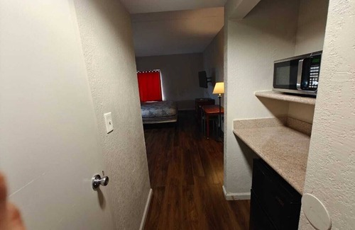 Cumberland Hotel | Budgetel Inns & Suites - Atlanta Galleria Stadium