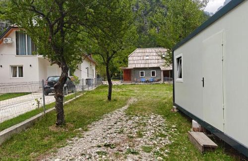 Theth House | Bujtina Legata