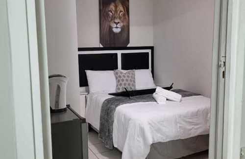 Port Edward Hotel | Bujumbura Guest House