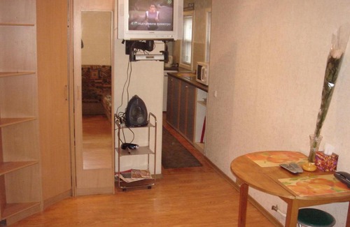 Pechers'kyi District Apartment | bul. Lesi ukrainki 3